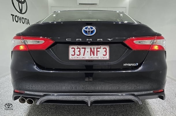 2020 Toyota Camry Hybrid Ascent Sport image 3