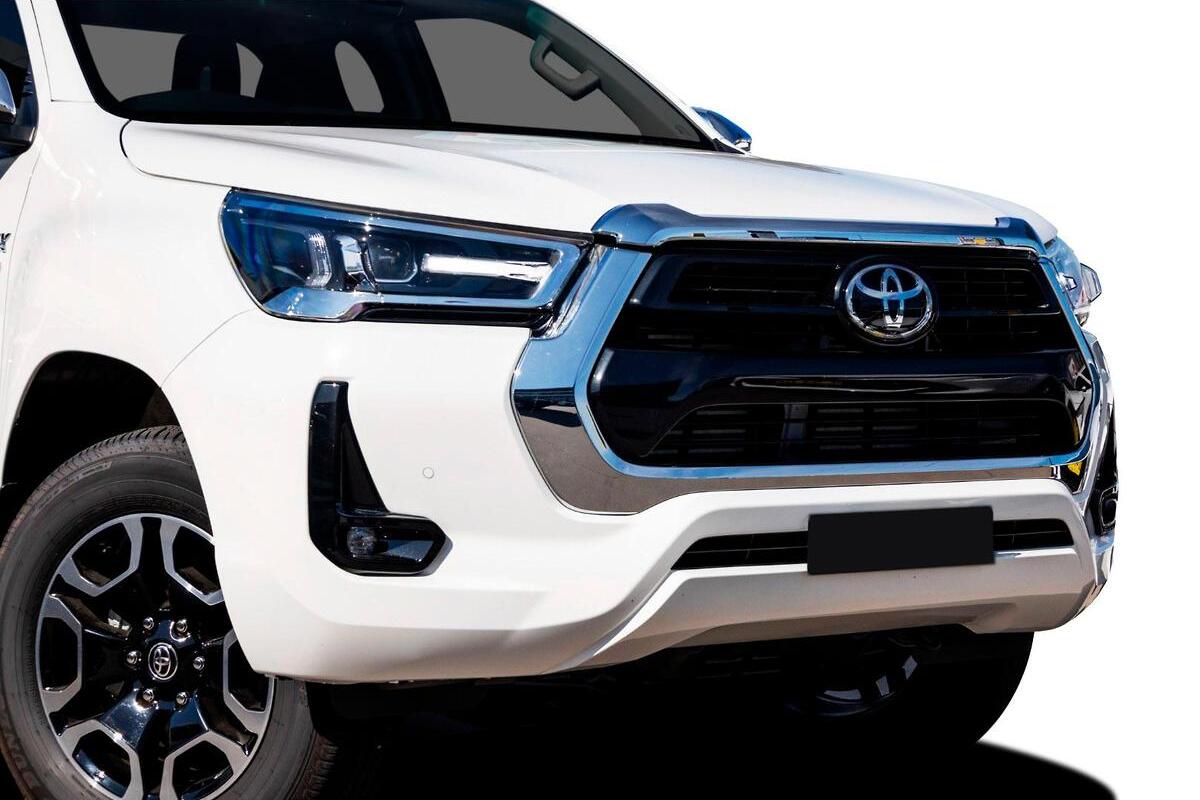 2024 Toyota Hilux SR5 Auto 4x4 image 17