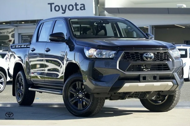 2024 Toyota HILUX SR image 1