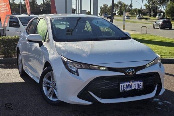 2020 Toyota COROLLA Ascent Sport image 11