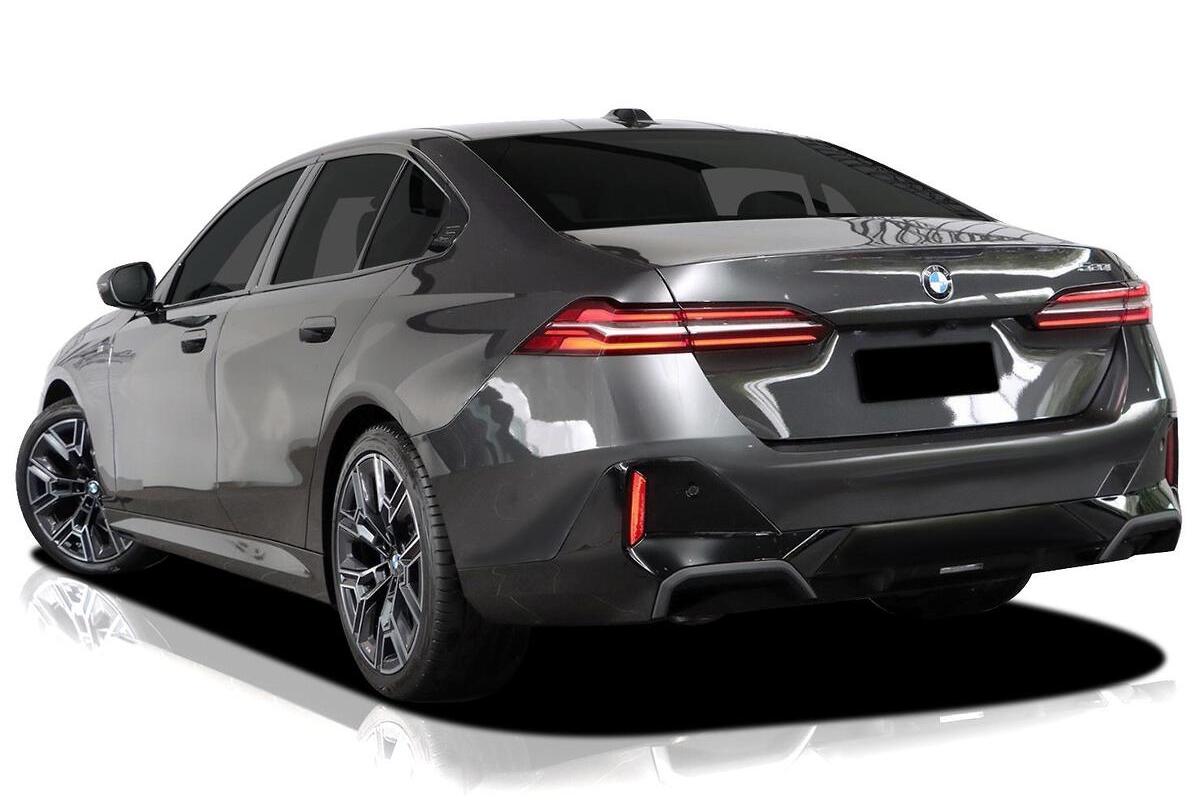 2025 BMW 5 Series 520i M Sport G60 Auto image 4