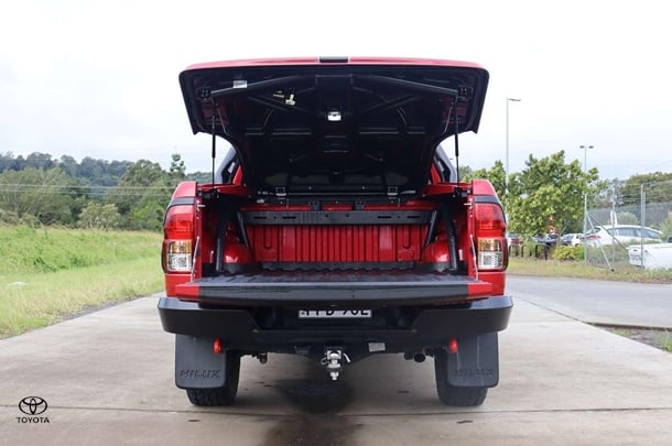 2018 Toyota Hilux 4x4 Rugged X image 8