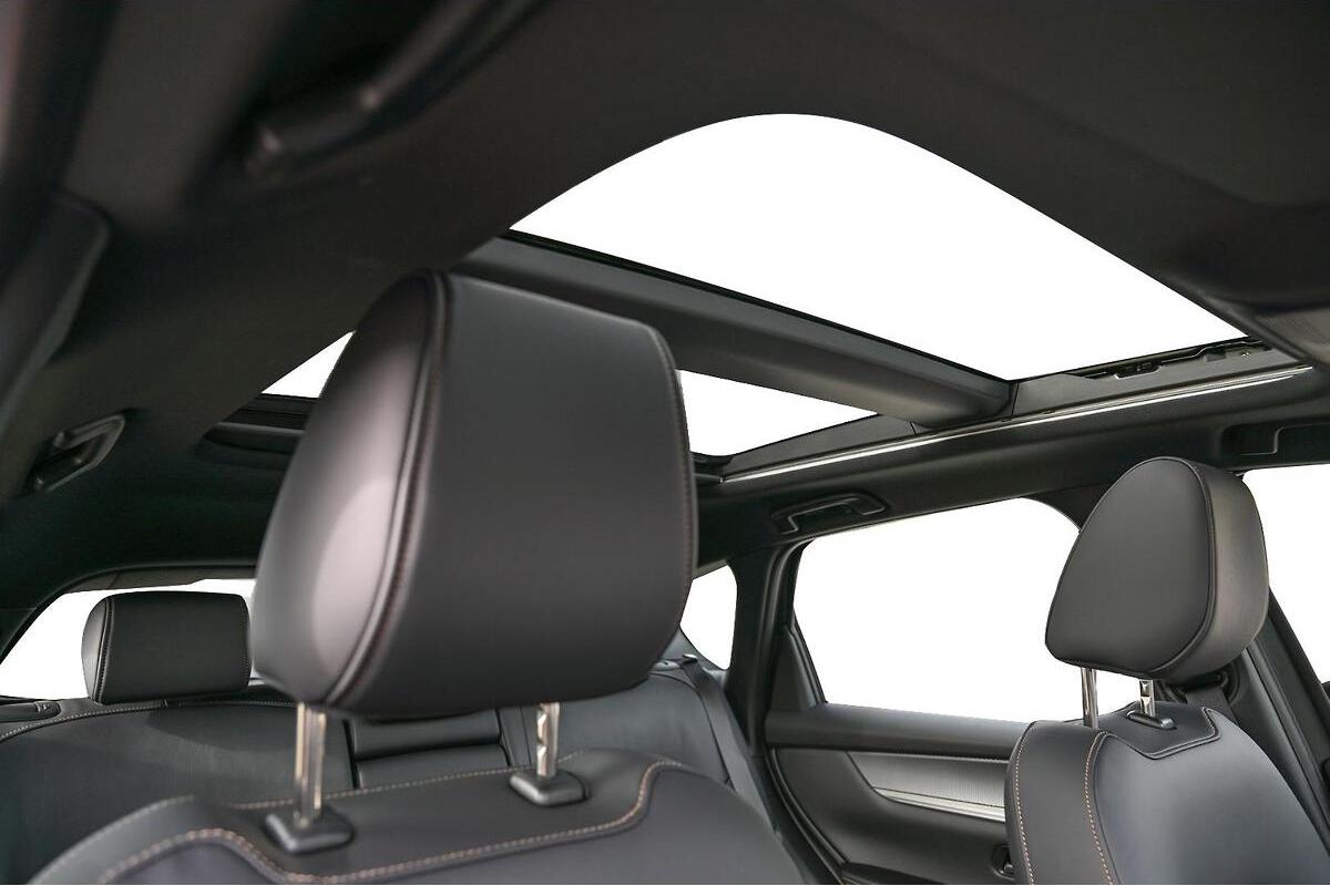 2025 Mazda CX-60 P50e Azami KH Series Auto i-ACTIV AWD image 10