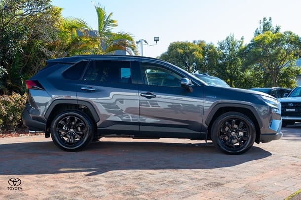 2024 TOYOTA RAV4 Hybrid Cruiser-AWD image 3