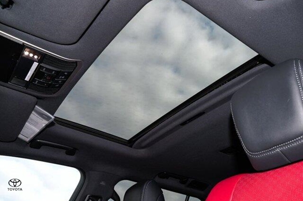 2022 Toyota Landcruiser Sahara ZX image 11