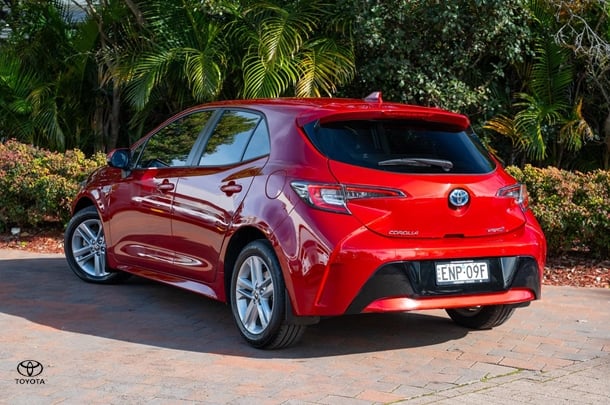 2021 TOYOTA Corolla Hatch Hybrid SX image 2