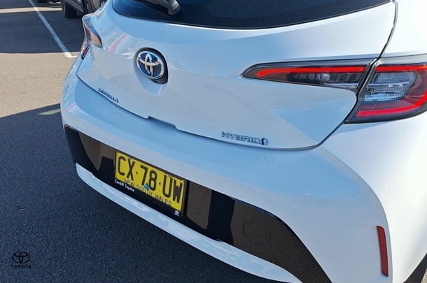 2020 Toyota Corolla Hatch Hybrid Ascent Sport image 5