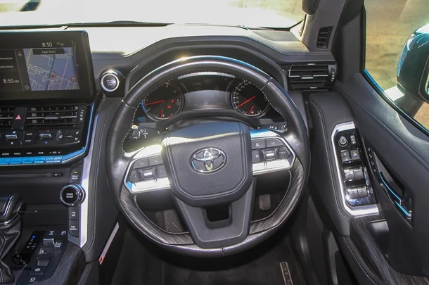2022 Toyota Landcruiser Sahara ZX image 8