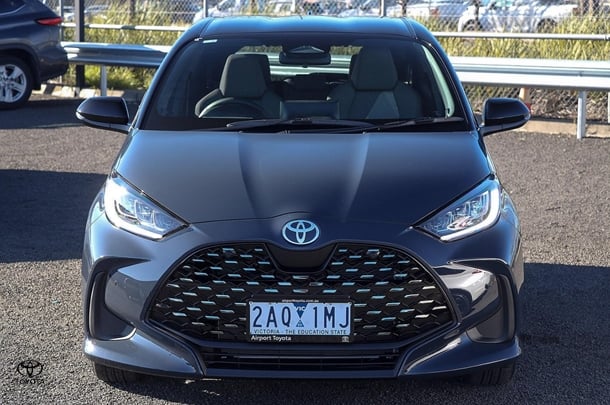 2024 Toyota Yaris HB Hybrid ZR image 9