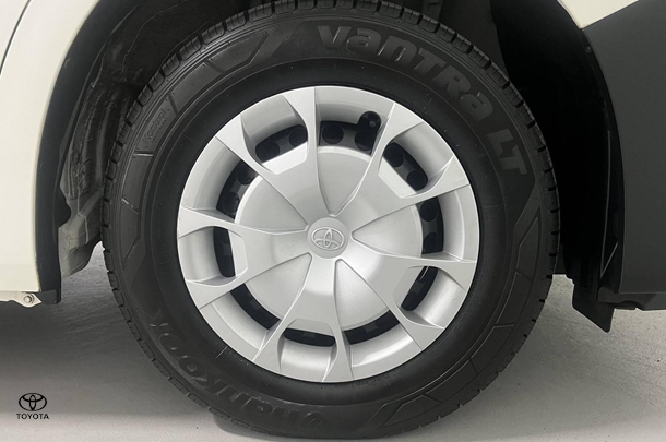 2020 Toyota Hiace LWB image 5