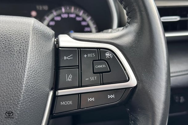2022 Toyota Kluger Hybrid AWD GRANDE image 16
