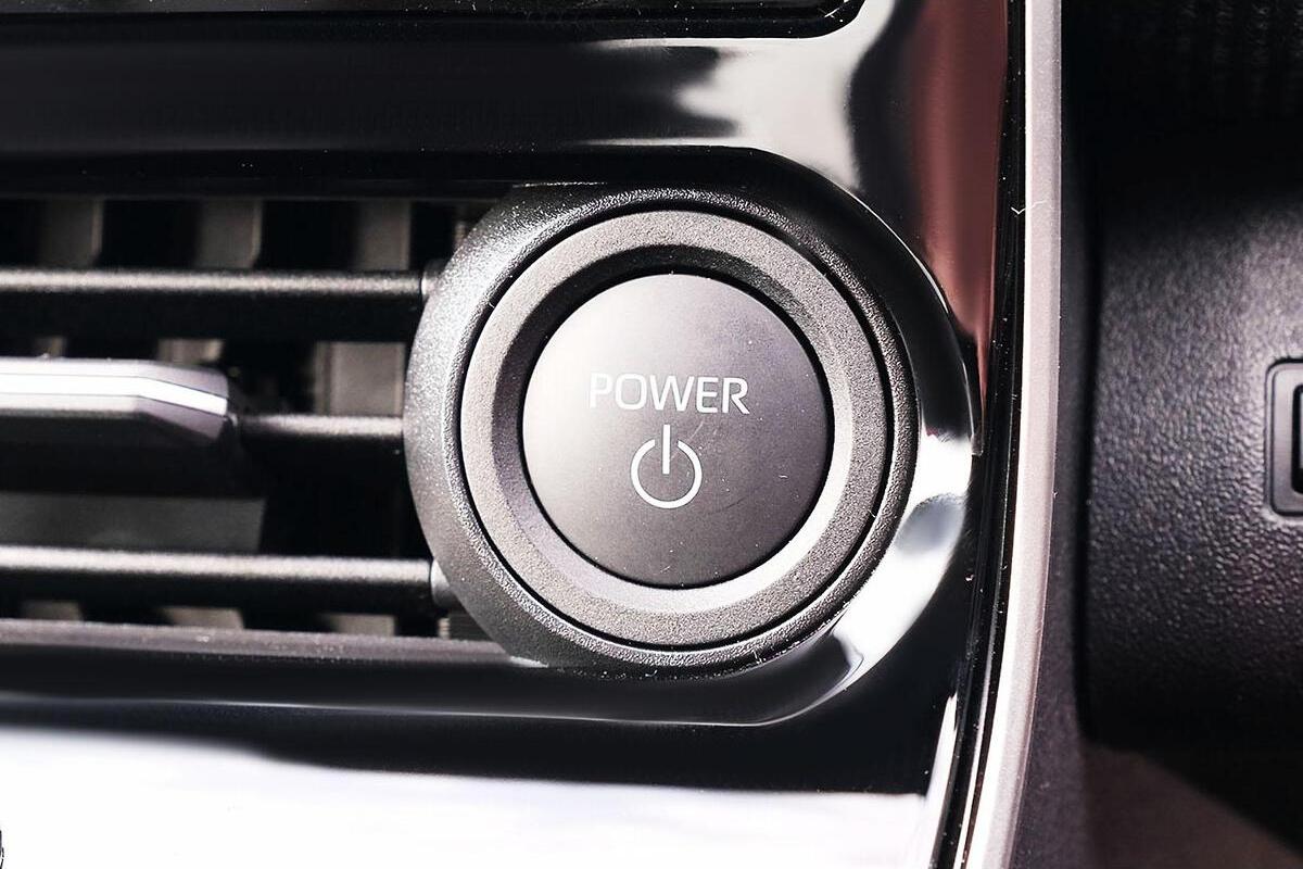 2025 Toyota bZ4X Auto 2WD image 13