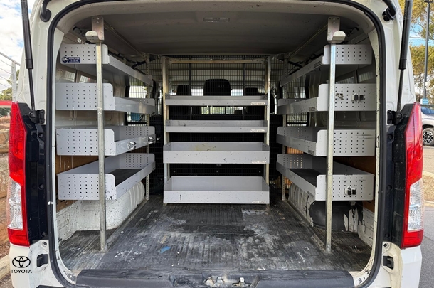 2021 Toyota Hiace LWB image 6