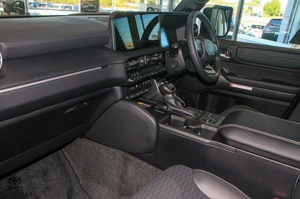 2024 Toyota Prado Kakadu image 9