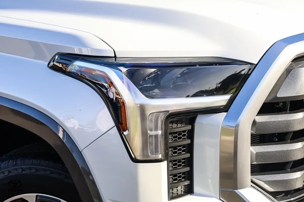 2023 Toyota Tundra Limited image 13