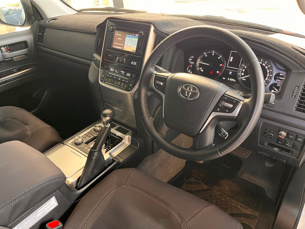 2021 Toyota Landcruiser GXL image 2