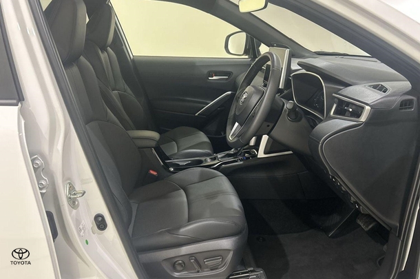 2023 Toyota Corolla Cross Hybrid Atmos AWD image 16