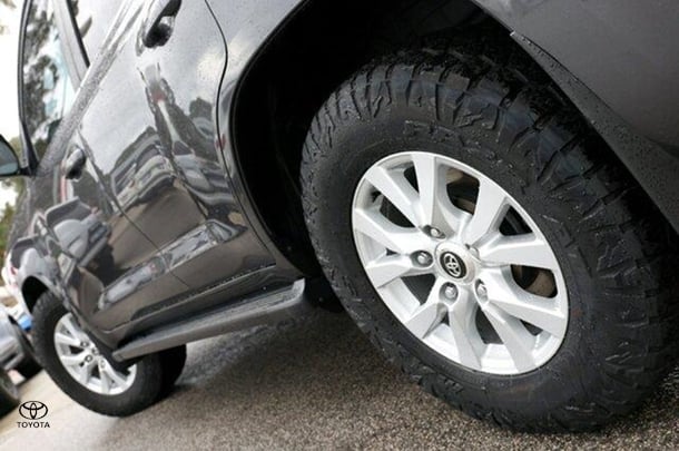 2020 Toyota Landcruiser VX image 4