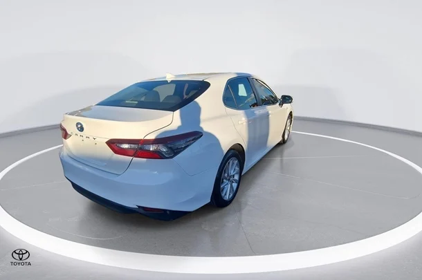 2021 Toyota Camry Hybrid Ascent image 3