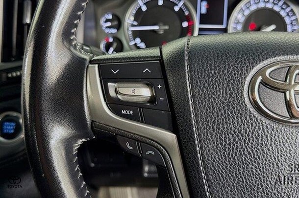 2021 Toyota LANDCRUISER GXL image 17