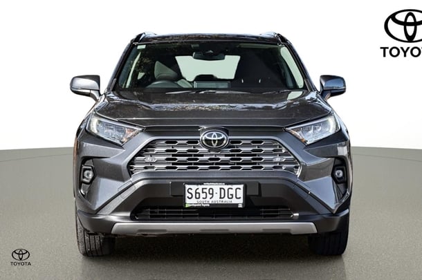 2022 Toyota RAV4 GXL-2WD image 2