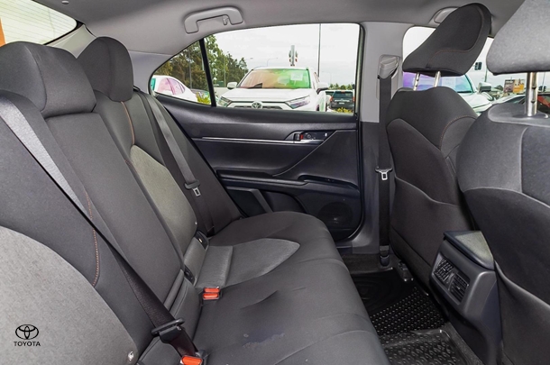 2019 Toyota CAMRY HYBRID Ascent image 8