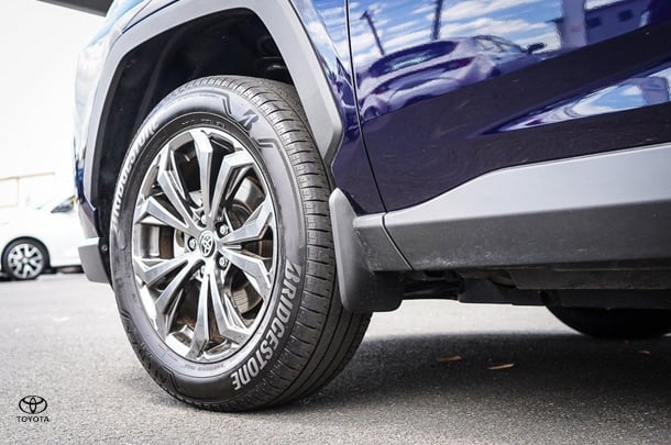 2024 Toyota RAV 4 Hybrid GXL-2WD image 7