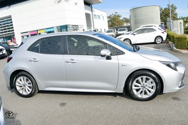 2024 Toyota Corolla Hatch Hybrid Ascent Sport image 5