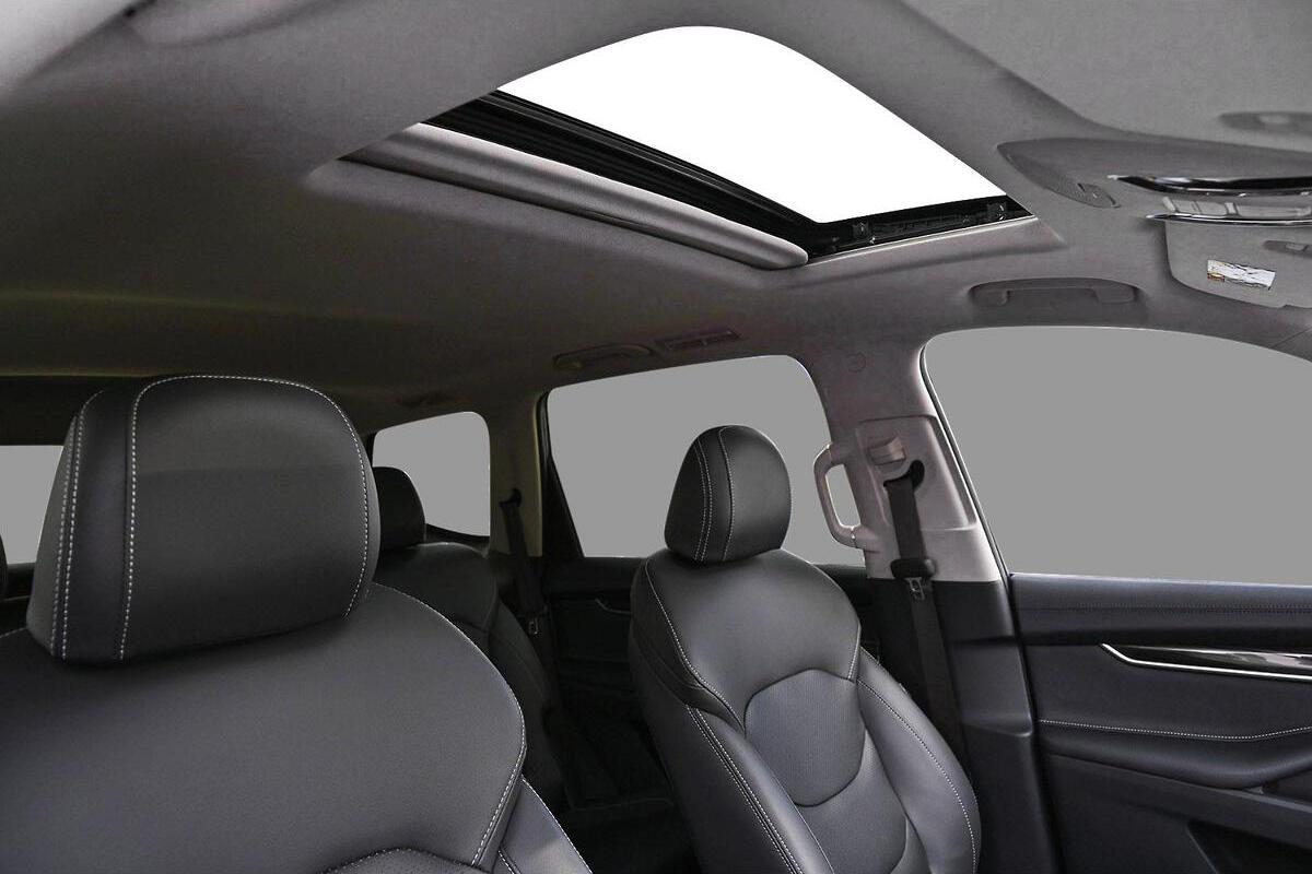 2024 LDV D90 Executive Auto 4x4 image 11