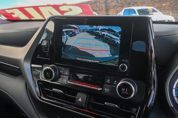 2022 Toyota KLUGER HYBRID GX AWD image 15