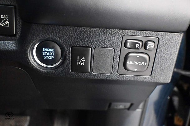 2018 Toyota RAV4 GXL AWD image 16