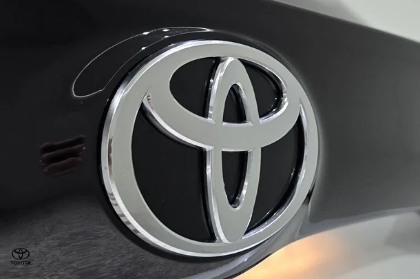 2024 Toyota Yaris HB Hybrid Ascent Sport image 8