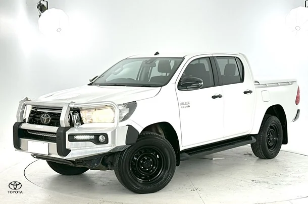 2019 Toyota Hilux SR image 5