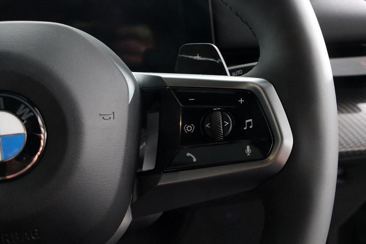 2025 BMW 5 Series 520i M Sport G60 Auto image 14