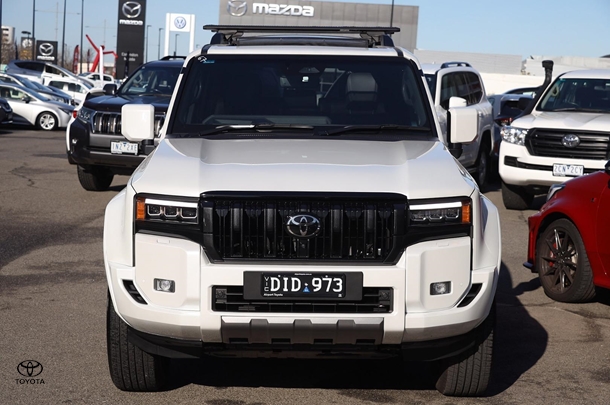 2024 Toyota Prado Kakadu image 9