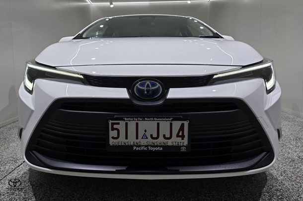 2024 Toyota COROLLA SEDAN HYBRID Ascent Sport image 7