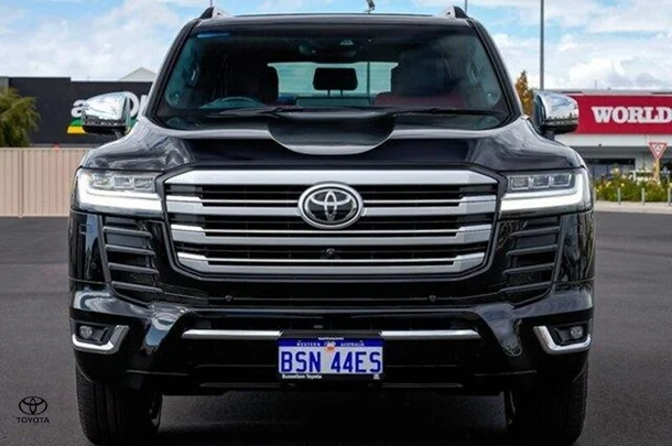 2022 Toyota Landcruiser Sahara ZX image 4