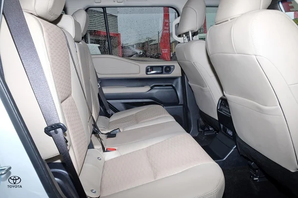 2024 Toyota PRADO Kakadu image 9