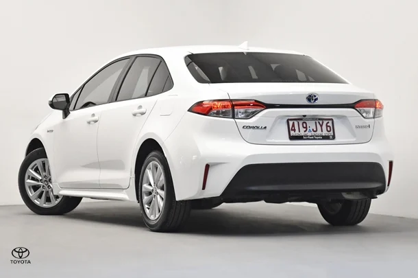 2024 Toyota Corolla Sedan Hybrid Ascent Sport image 5
