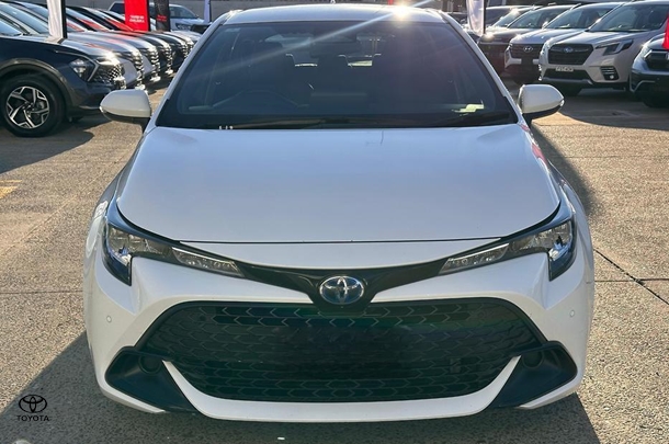 2023 Toyota Corolla Hatch Hybrid Ascent Sport image 4