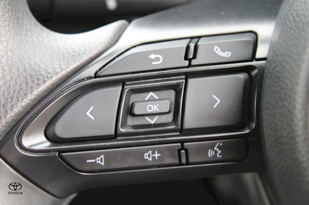 2023 Toyota Yaris Ascent Sport image 27
