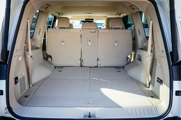 2025 Toyota Landcruiser VX image 10