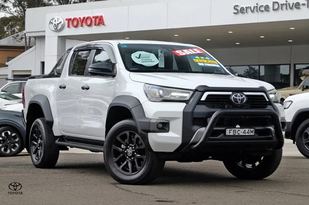 2023 Toyota HILUX Rogue image 1