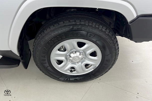 2022 Toyota Landcruiser GX image 21