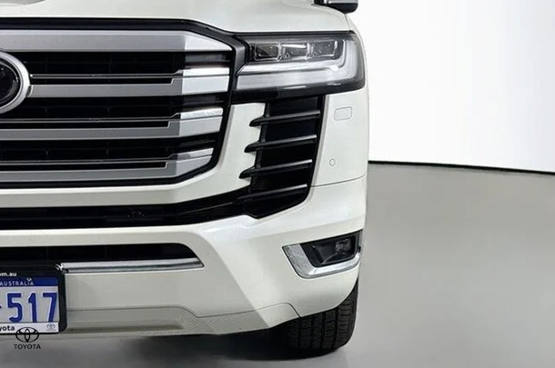 2022 Toyota LANDCRUISER Sahara ZX image 3