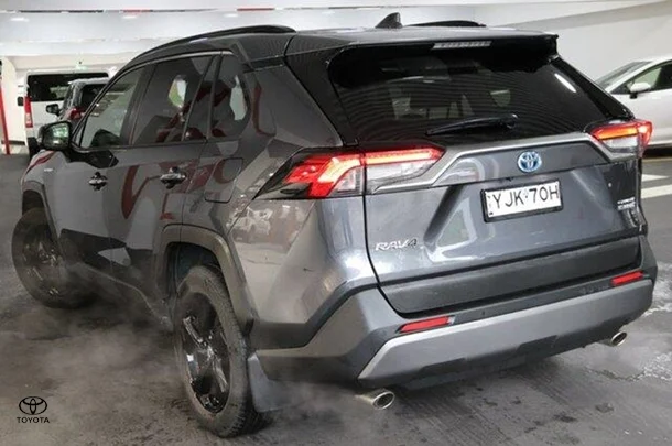 2019 Toyota RAV4 Hybrid Cruiser-AWD image 3