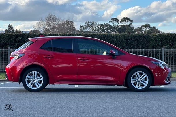 2022 Toyota COROLLA Ascent Sport image 2
