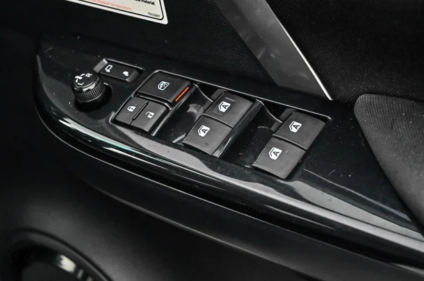 2020 Toyota Fortuner GXL image 17