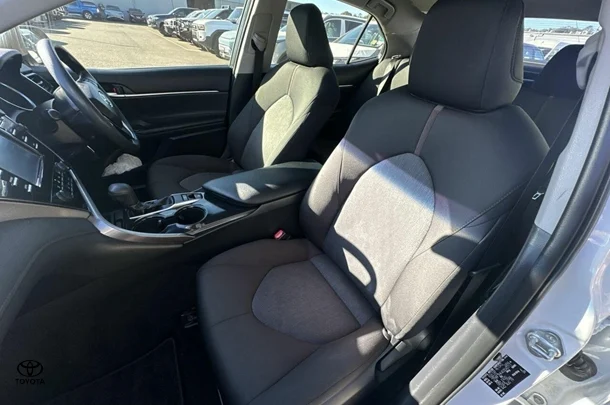2019 Toyota Camry Ascent image 4