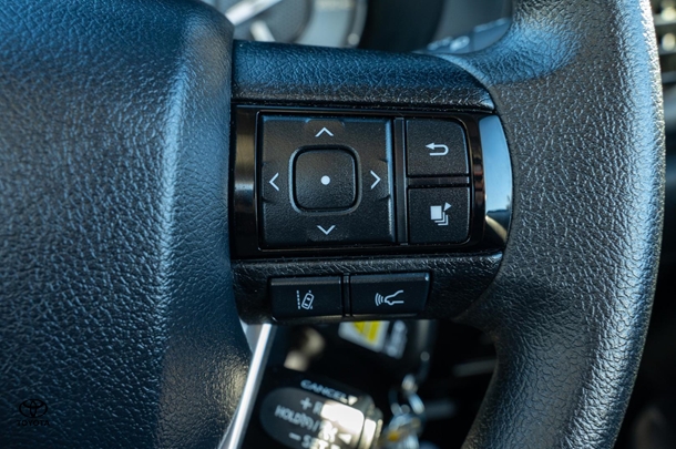 2024 TOYOTA Hilux 4x2 Workmate image 17